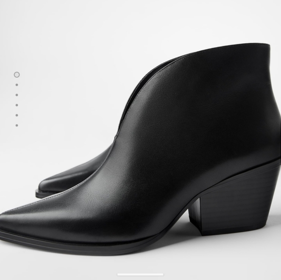v shaped ankle boots